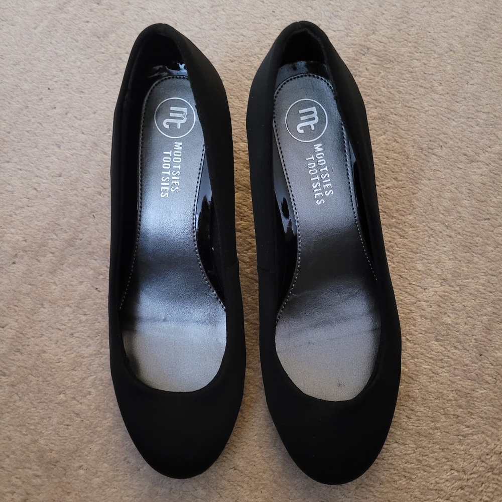 Size 7 - black pumps (very comfortable & like new)